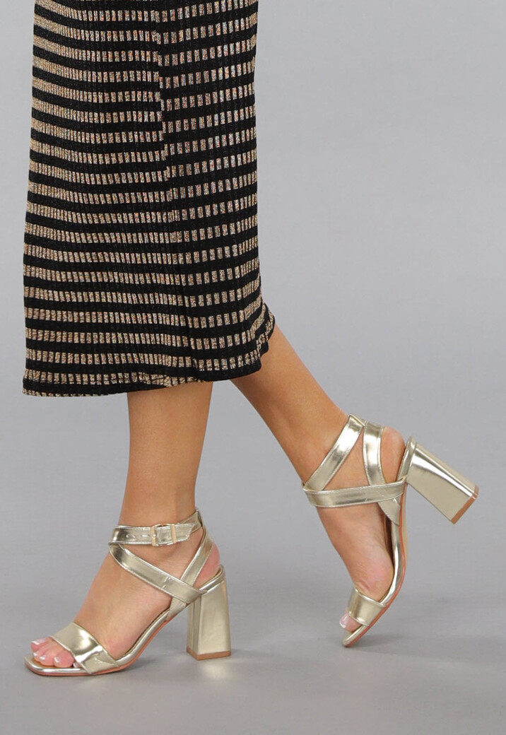 Gouden Lage Sandaletten met Brede Band