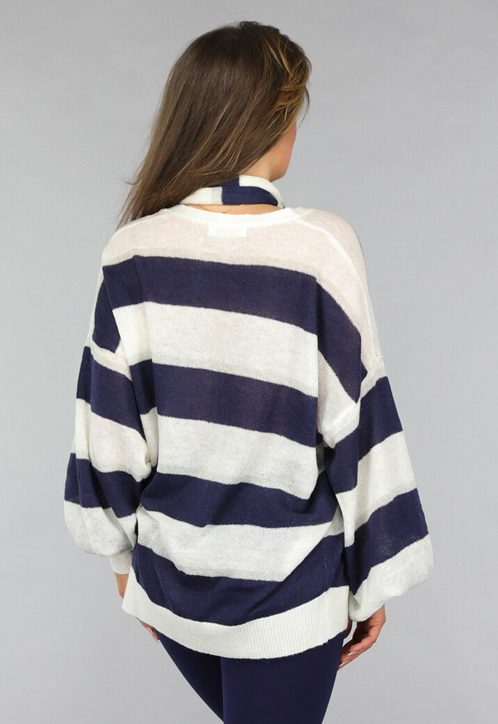 Oversized Gestreepte Trui met Knopen en Sjaaltje