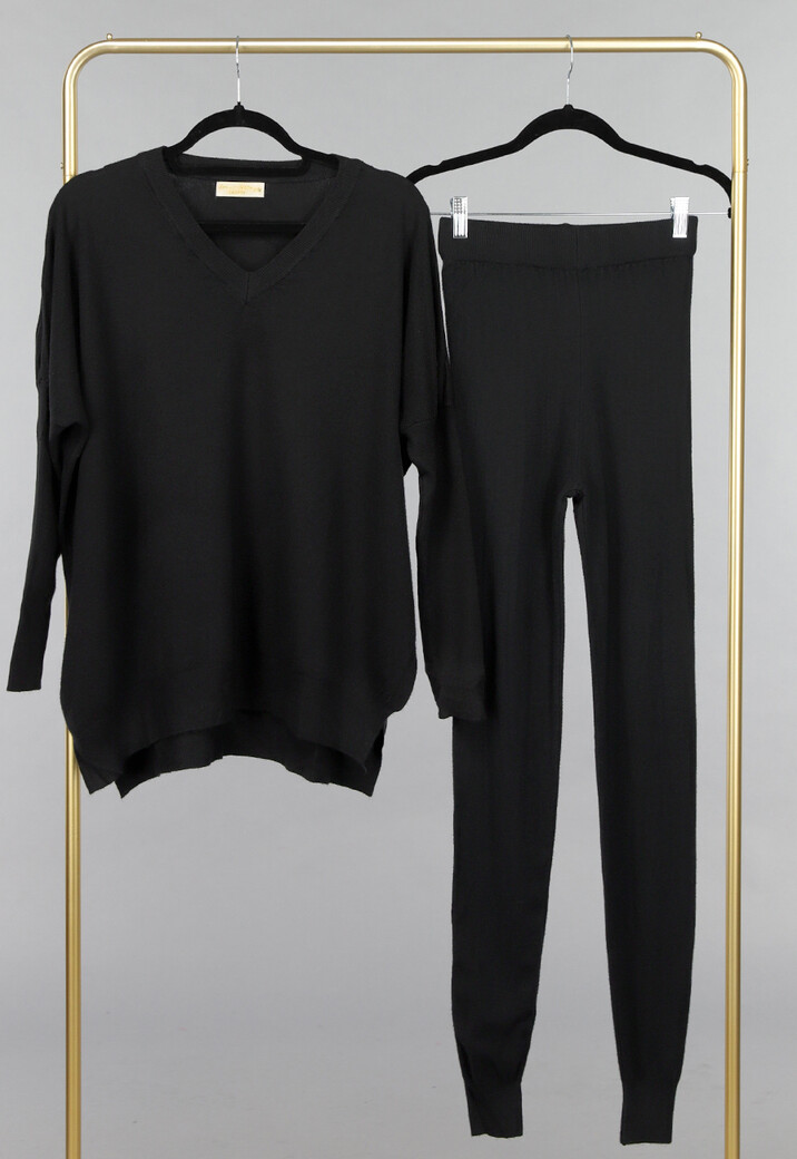 Zwarte Twinset met Aansluitende Broek