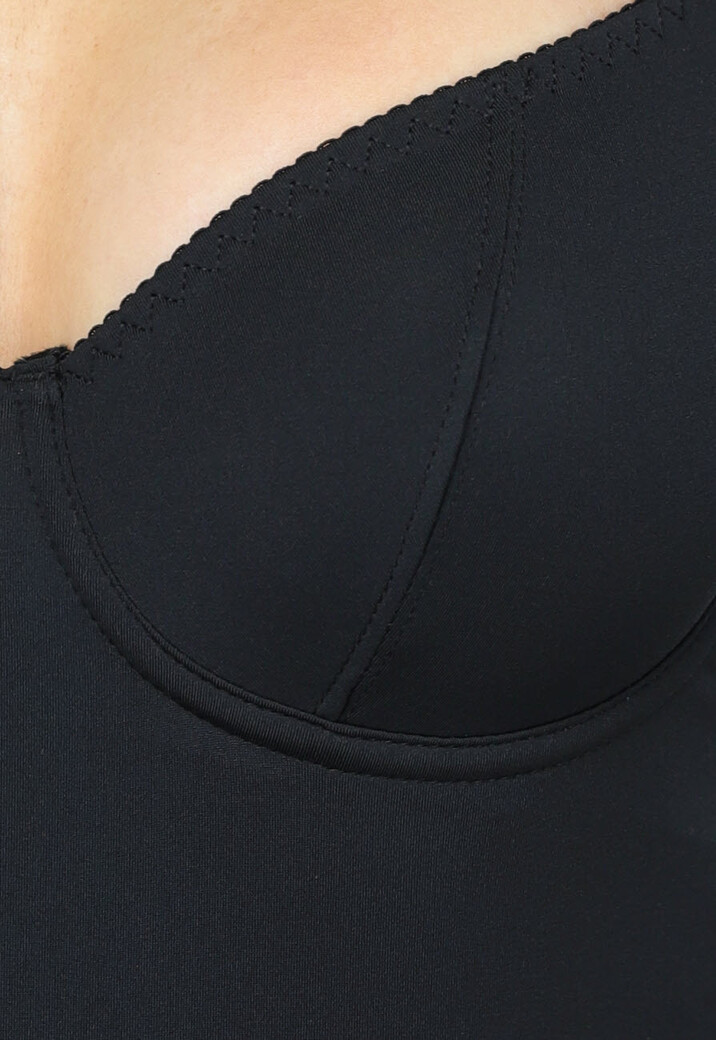 Corrigerende Stringbody met Beugels