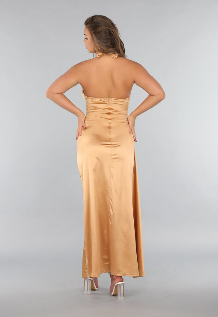 Gouden Geplooide Satijnen Halter Galajurk met Split