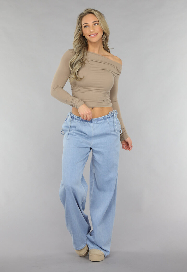 Low Waist Tall Wide Leg Jeans met Strikdetails