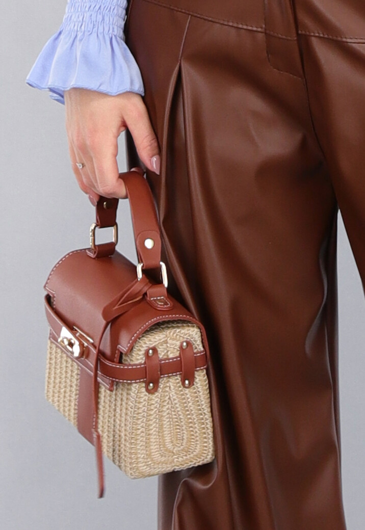 Kleine Raffia Handtas met Bruine Lederlook Afwerking