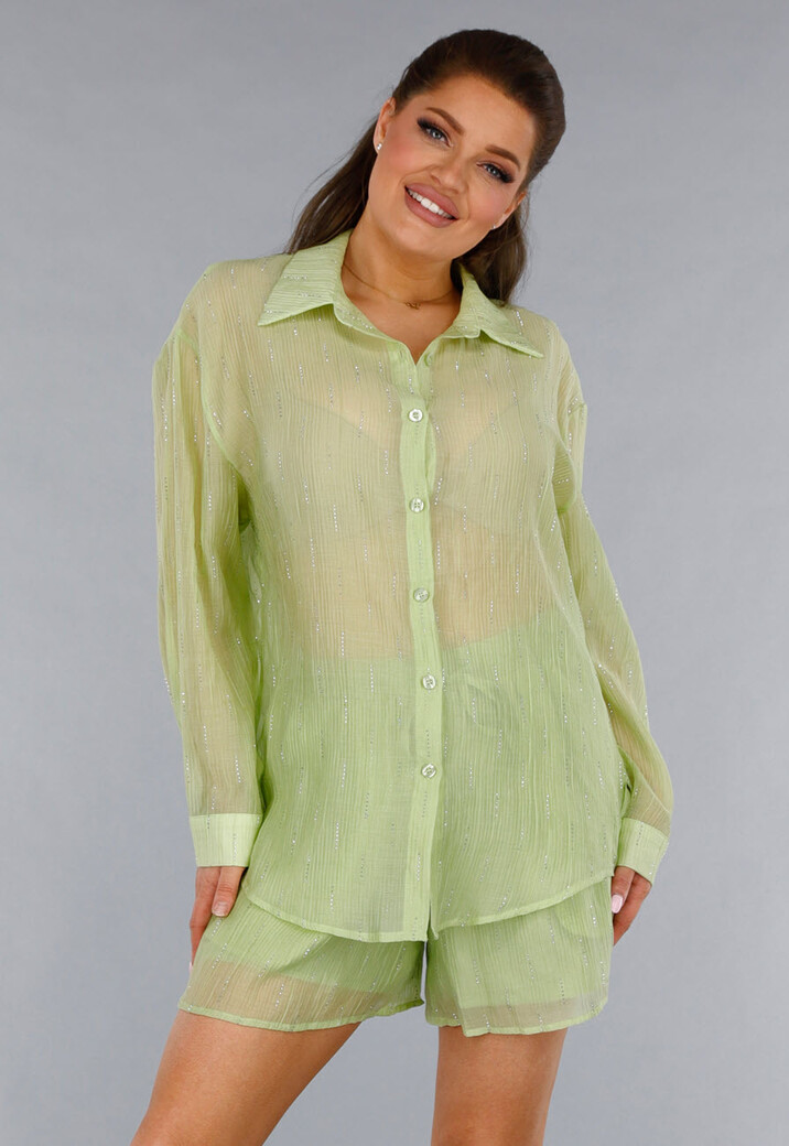Groene Tweedelige Set met Doorschijnende Blouse en Elastische Short