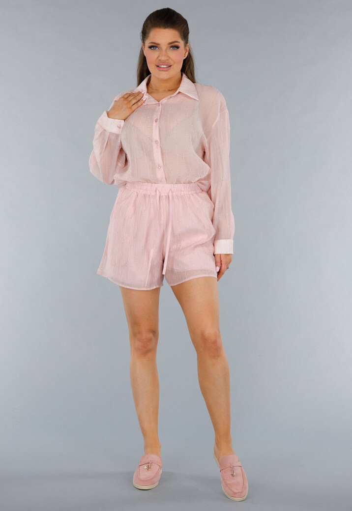 Lichtroze Tweedelige Set met Doorschijnende Blouse en Elastische Short