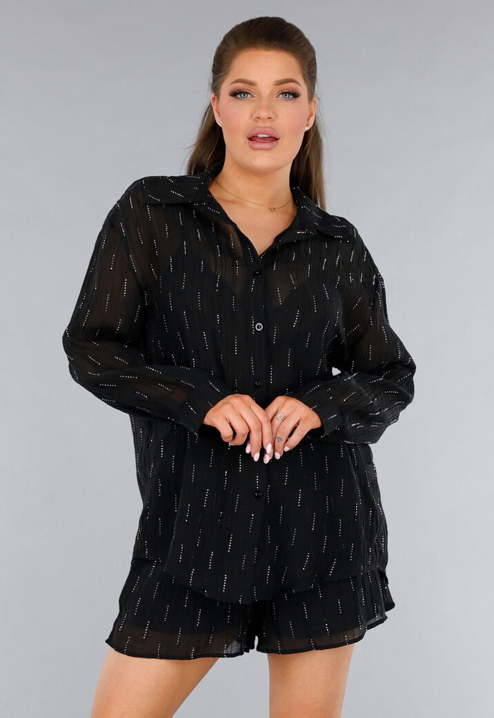 Zwarte Tweedelige Set met Doorschijnende Blouse en Elastische Short