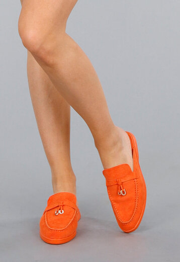 Oranje Suède Instappers met Gouden Detail