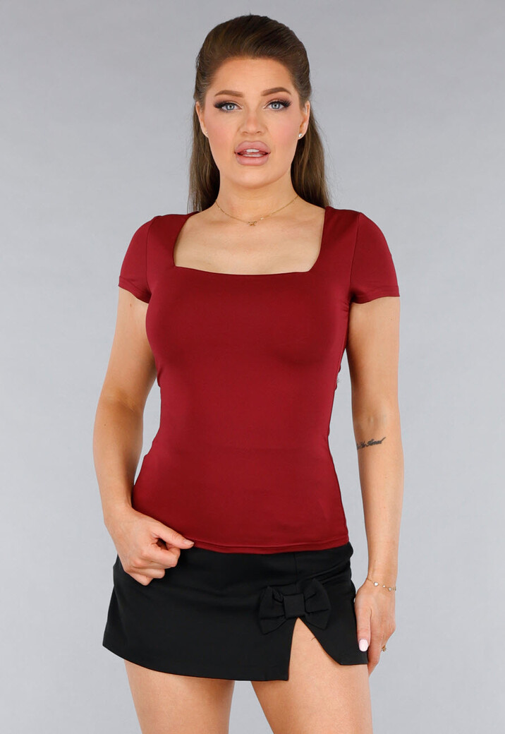 Stretchy Burgundy Shirt met Vierkante Hals en Korte Mouwen