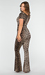 Aansluitende Luipaardprint Jumpsuit met Vierkante Hals, Korte Mouwen en Uitlopende Pijpen