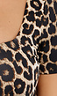 Aansluitende Luipaardprint Jumpsuit met Vierkante Hals, Korte Mouwen en Uitlopende Pijpen