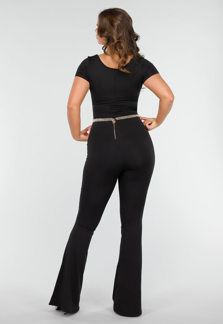 Aansluitende Zwarte Jumpsuit met Vierkante Hals, Korte Mouwen en Uitlopende Pijpen