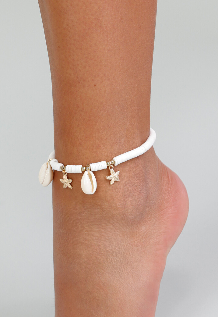 Wit Enkelbandje met Katsuki Kralen, Kauri Schelpen en Zeesterren Bedels