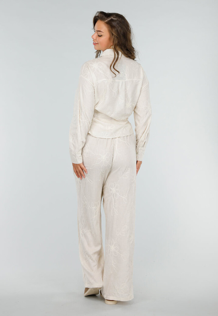 Beige Tweedelig Setje met Geborduurde Blouse en Broek