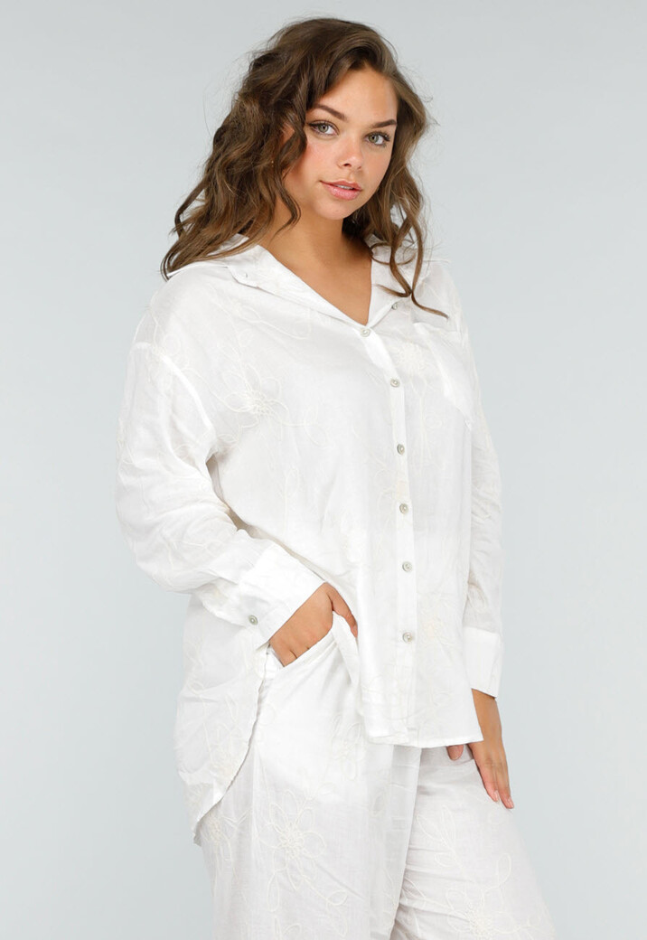 Wit Tweedelig Setje met Geborduurde Blouse en Broek