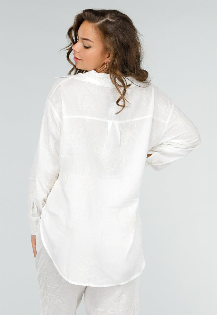 Wit Tweedelig Setje met Geborduurde Blouse en Broek