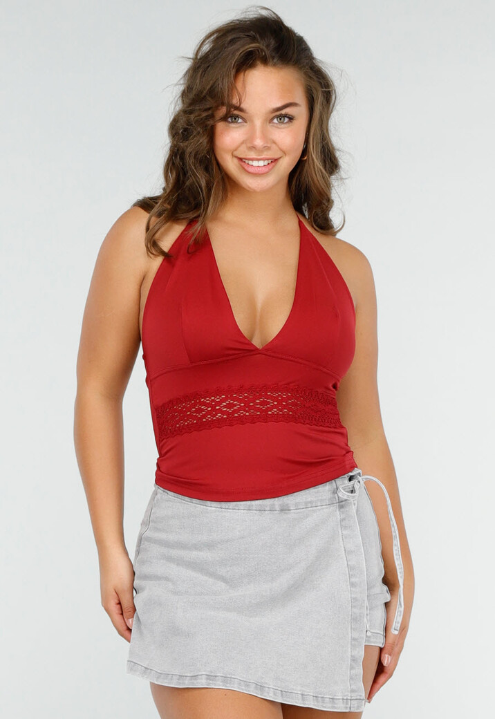 Rode Haltertop met Kanten Band en Open Rug