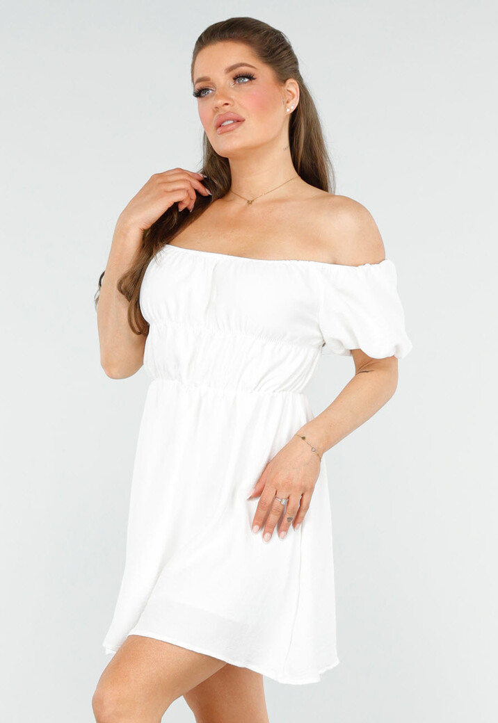 Stijlvolle Off-Shoulder Witte Jurk met Veel Stretch