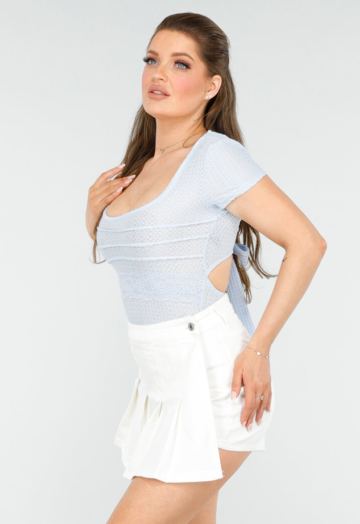 Lichtblauwe Gehaakte Top met Kant en Grote Striksluiting