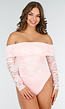 Stijlvolle Roze Off-Shoulder Lace Body met Lange Mouwen