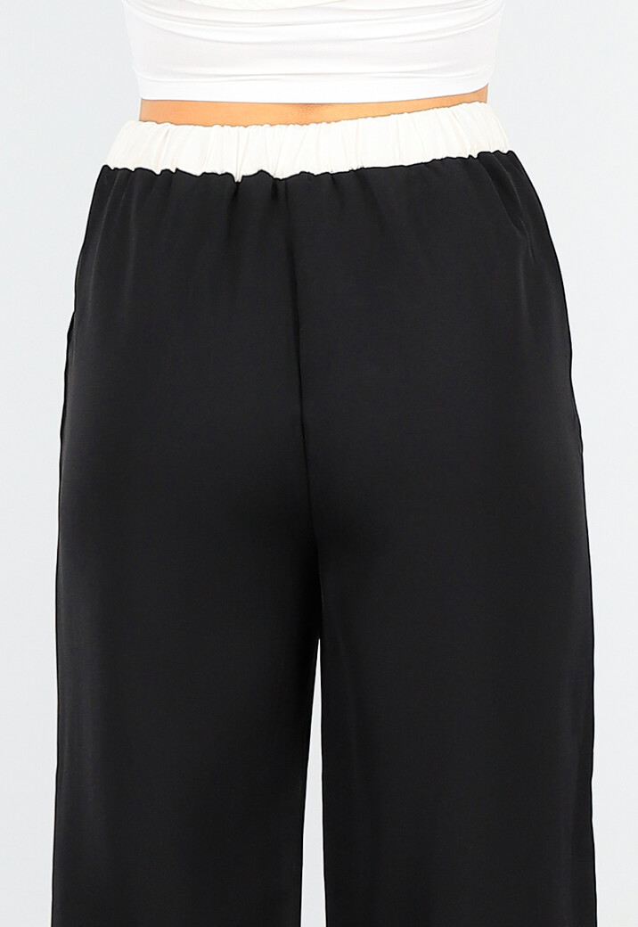 Two Piece Set Zwart met Tailleband en Jasje met Knoopsluiting