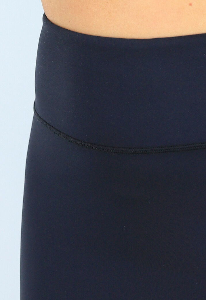 Aansluitende Stretch Zwarte Kokerrok met Split over Knie