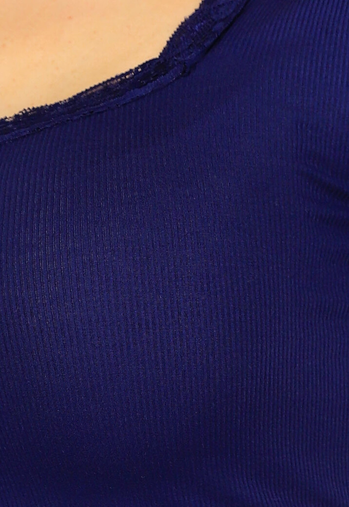 Donkerblauwe Stretch Top met Kanten Randje Ronde Hals