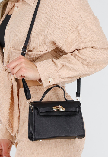 Zwarte Schoudertas met Goudkleurige Sluiting en Tophandle