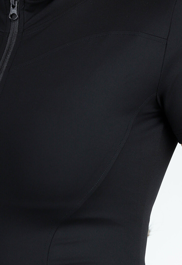 Zwarte Sportset met Korte Mouwen Jasje, High-Waist Short en Corrigerende Band