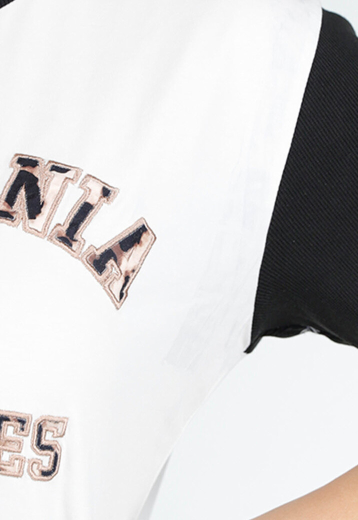 Witte T-shirtjurk met Zwart en Leopardprint Tekst 'California Los Angeles'