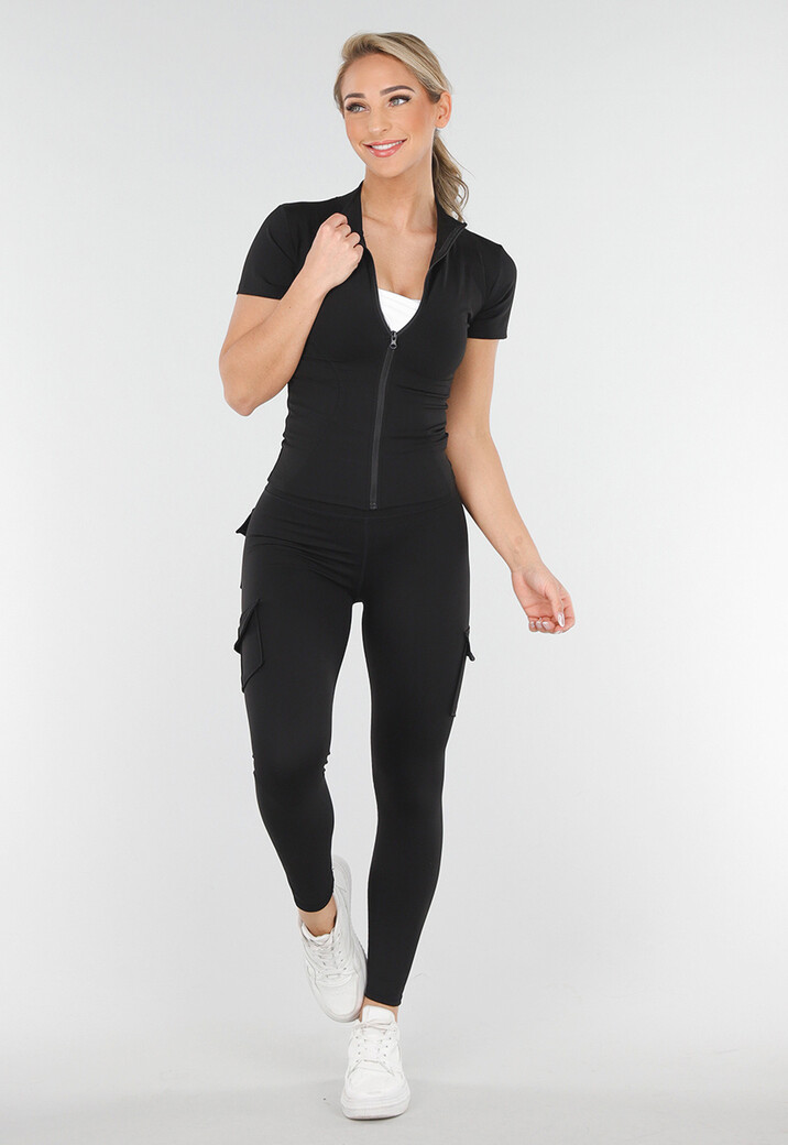 Zwarte Sportset met Cargozakken en Scrunch