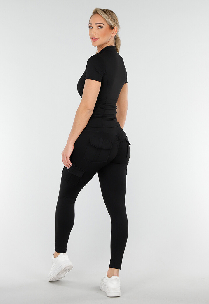 Zwarte Sportset met Cargozakken en Scrunch