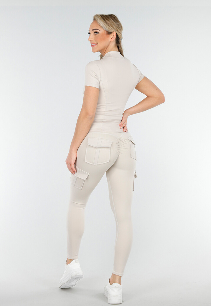 Beige Sportset met Cargozakken en Scrunch