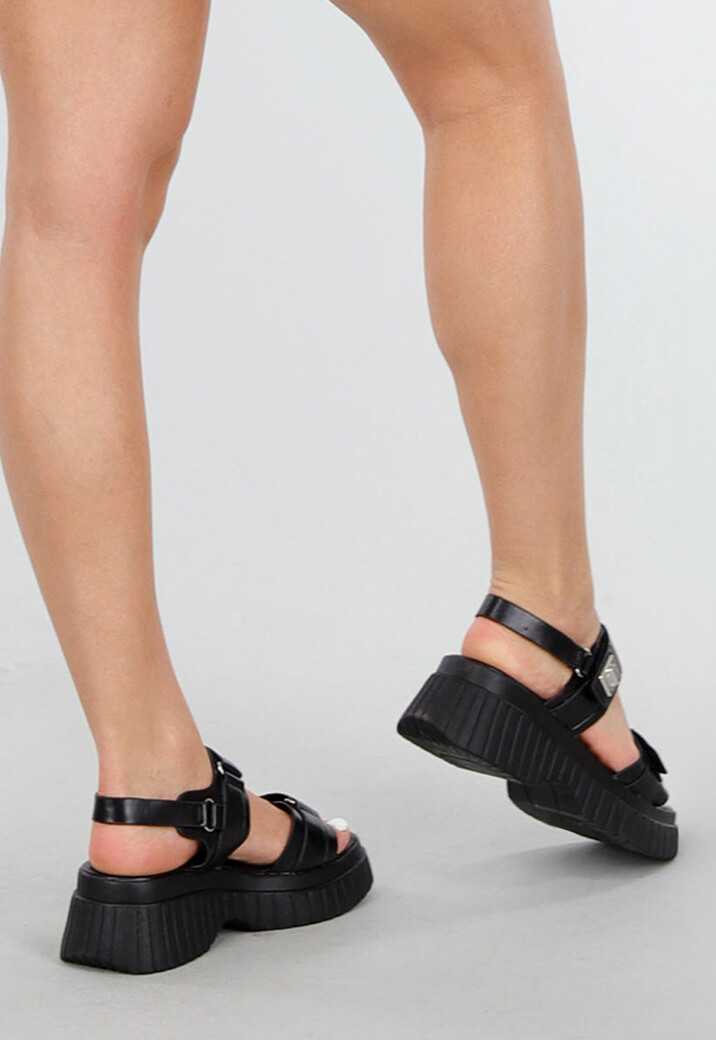 Zwarte Chunky Sandalen met Dikke Zool en Verstelbare Gespbandjes