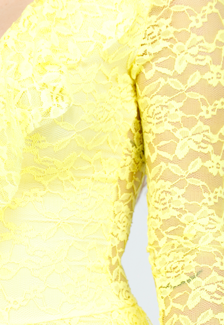 Felgeel Kanten Jurkje met Asymmetrische Zoom en Trompetmouwen