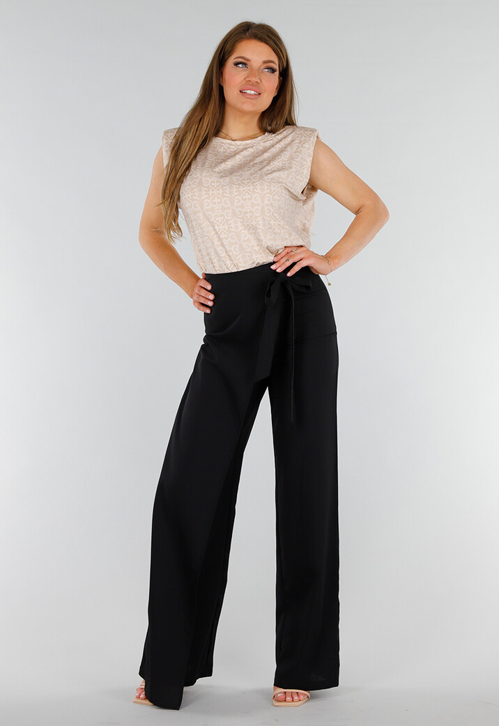 Beige Mouwloze Stretch Top met Schoudervulling en Ronde Hals