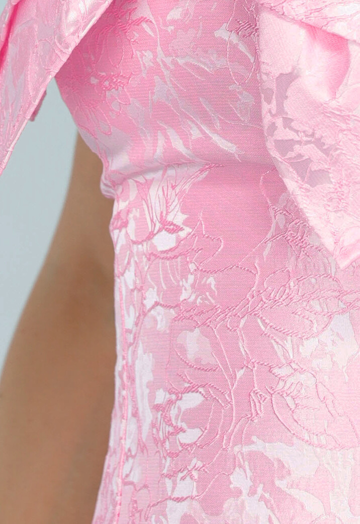 Elegante Roze Strapless Jurk met Strik