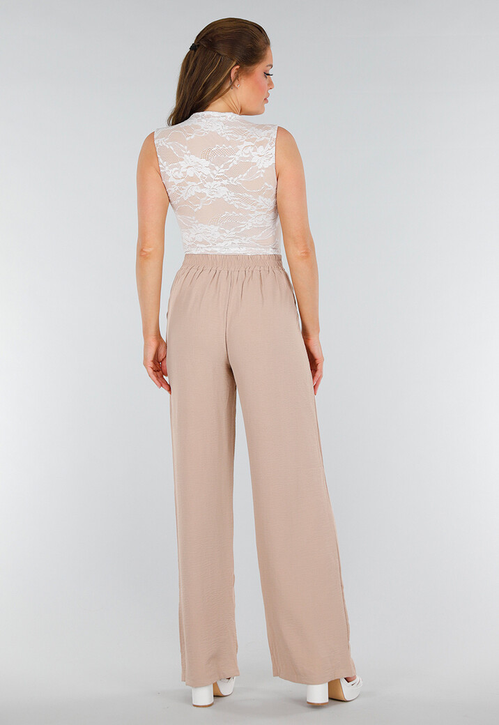 Witte Stretch Kanten Body met Opstaande Halslijn en Beige Voering