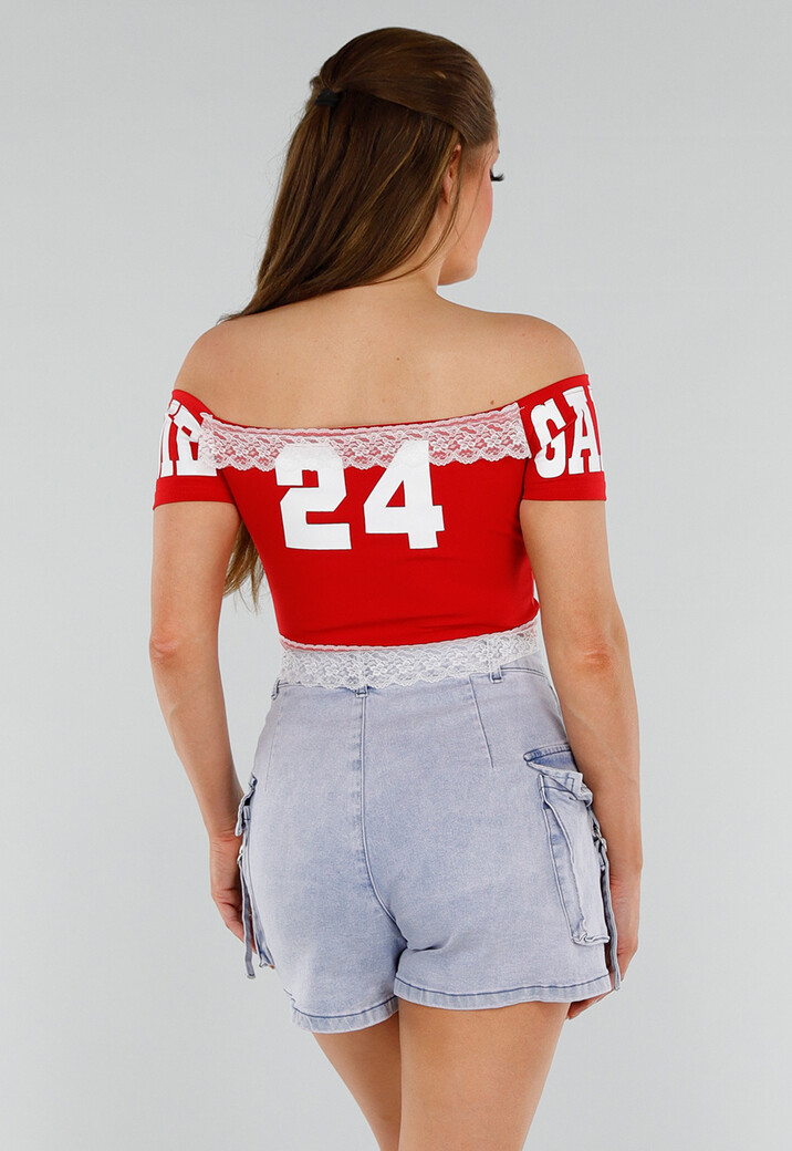 Rode Croptop met Witte Details, Stretch en Rijgsluiting Voor