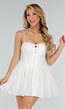 Korte Witte Kanten Jurk met Spaghettibandjes en Korsetlook
