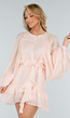 Lichtroze Korte Jurk met Volants, Knoopjes en Wijde Mouwen