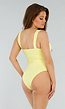 Butter Yellow Bodysuit met Brede Bandjes en V-Halsdetail