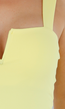 Butter Yellow Bodysuit met Brede Bandjes en V-Halsdetail