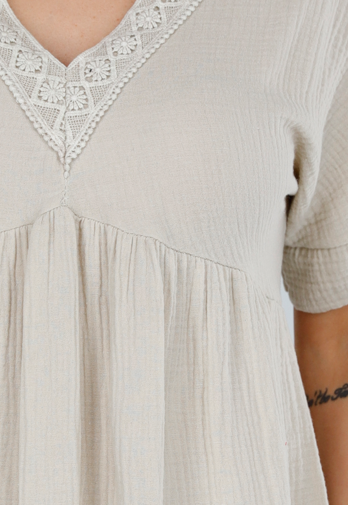 Beige Jurk met Korte Mouwen en Emroidery Halslijn