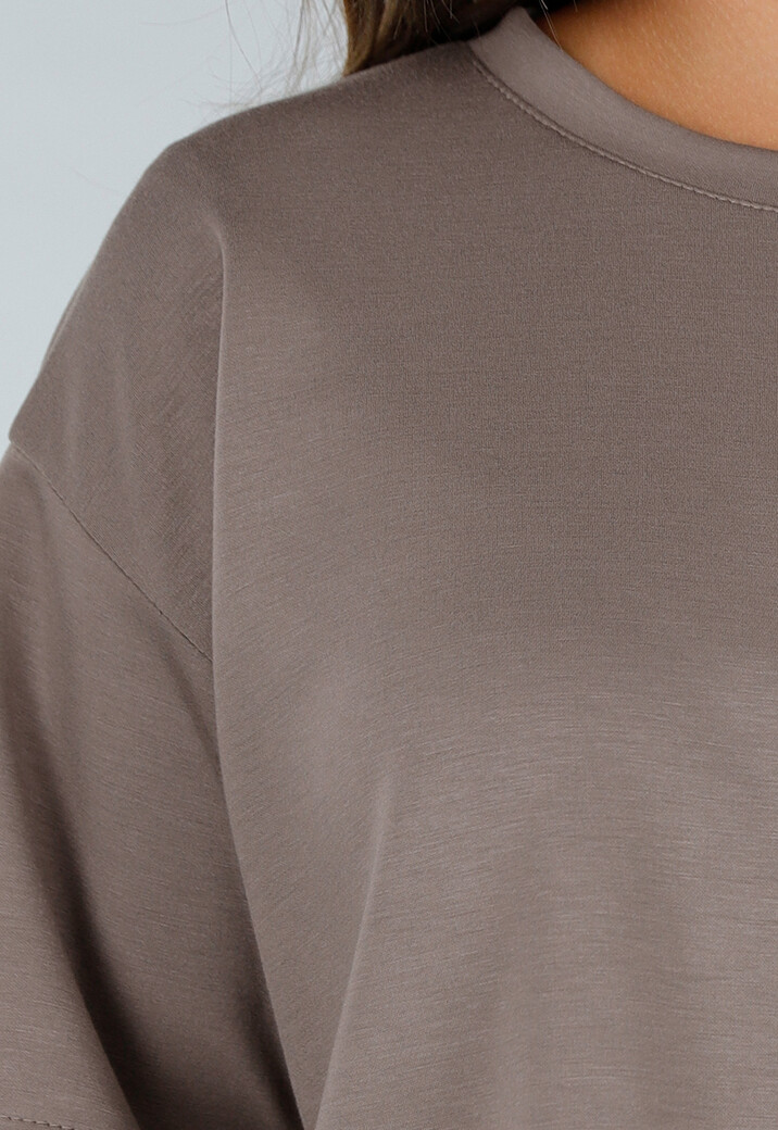 Taupe Stretchset met Oversized Shirt en Elastische Short