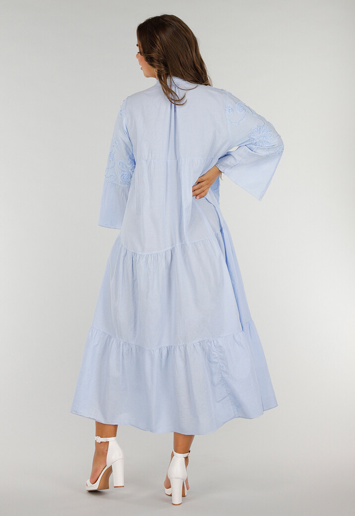 Lichtblauwe Katoenen Maxi-Jurk met Borduursels en Knopen