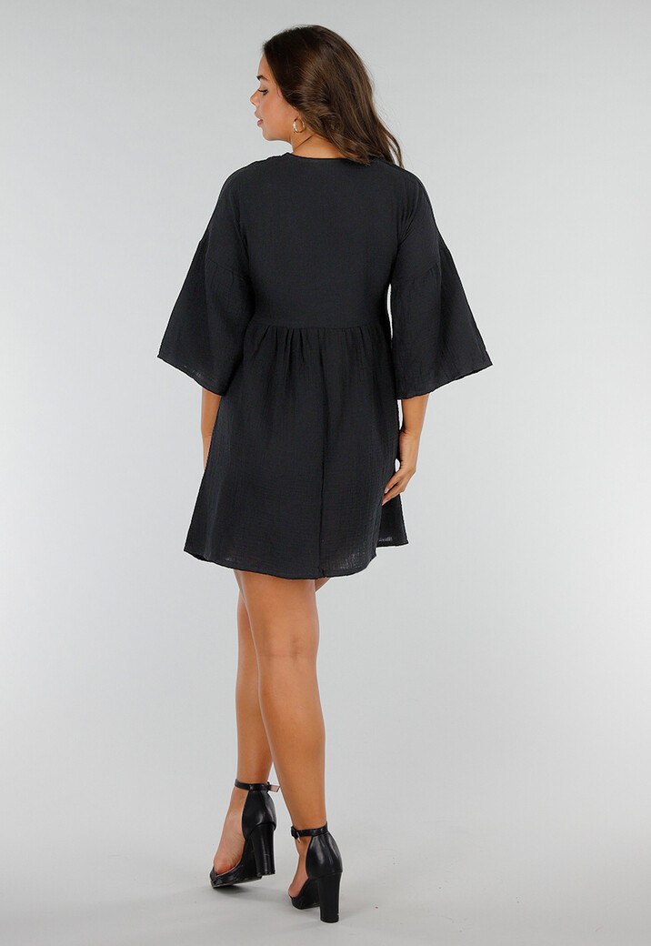 Zwarte Mousseline Jurk met V-hals, Strikdetail en Linnenlook