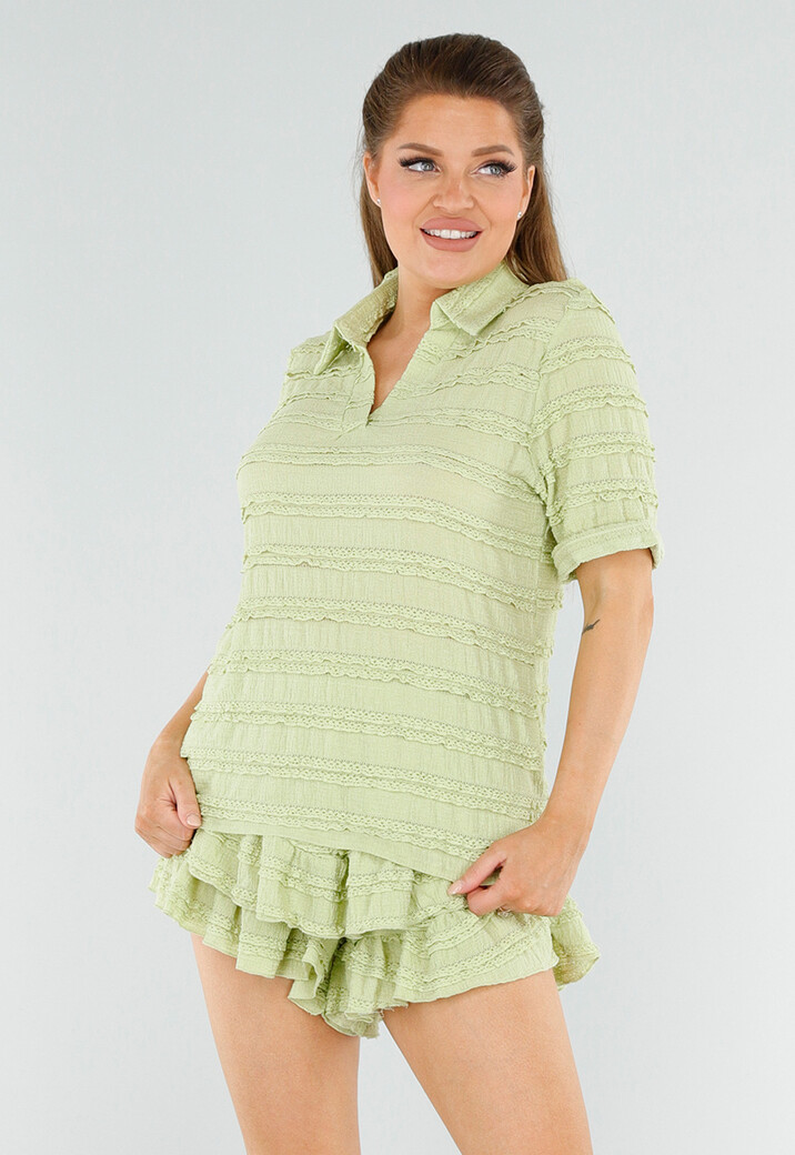 Lichtgroene Set met Kraagshirt en Gelaagde Rucheshort