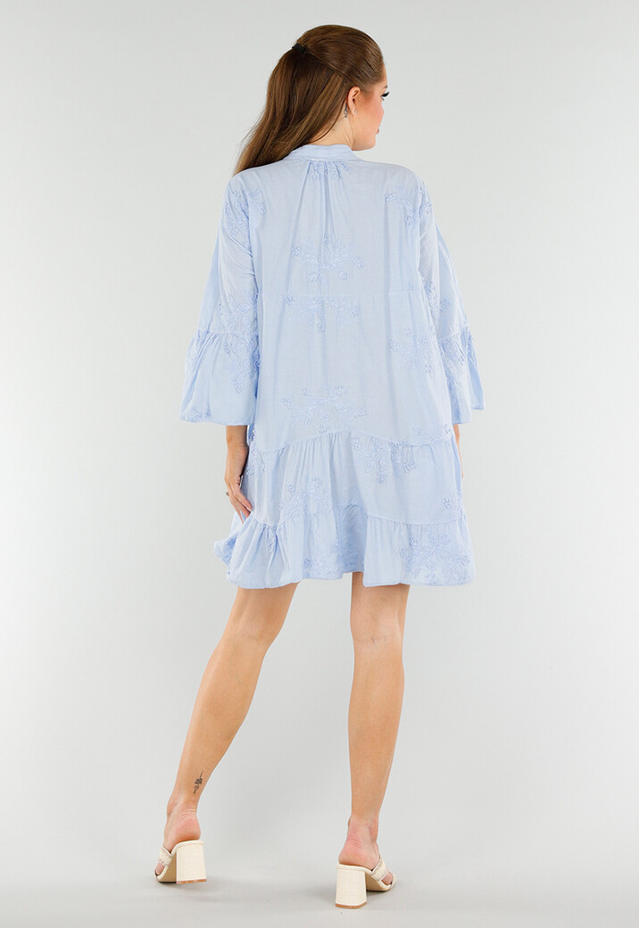 Babyblauwe Katoenen Jurk met Knopen, Borduursels en Volant