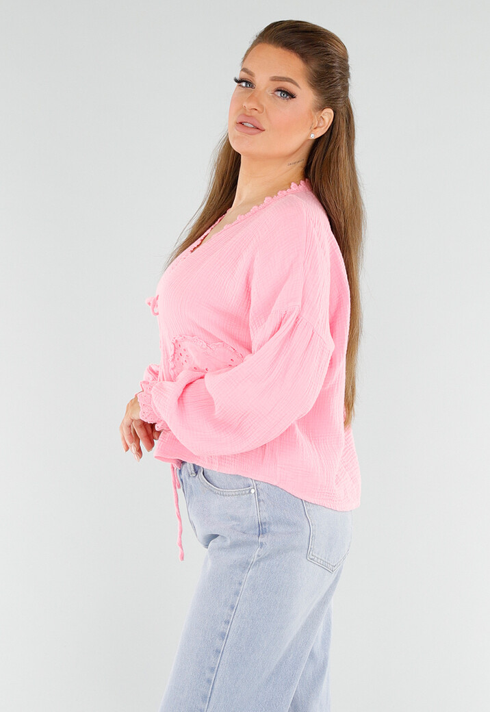 Roze Blouse met Hartzakken en Knooplint Detail