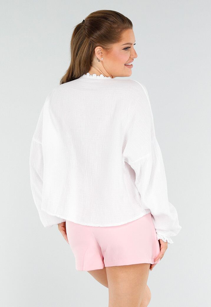 Witte Blouse met Koordsluitingen en Hartvormige Zakken
